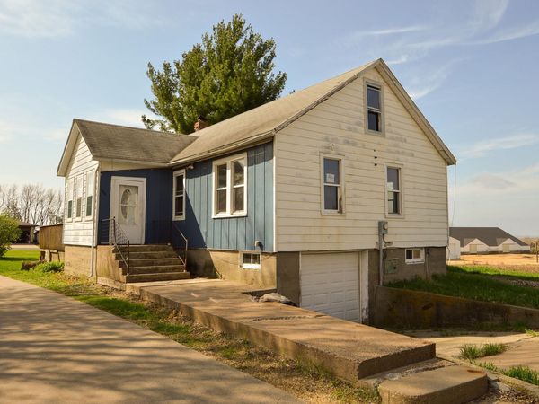 1605 28th Street, Hazel Green, WI 53811