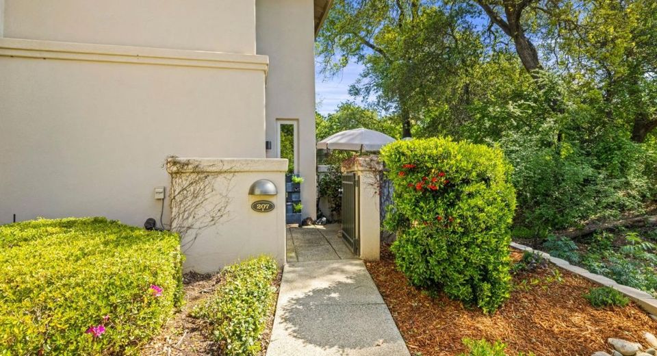 11290 Stanford Court Ln #207, Unit 207, Gold River, CA 95670 Photo