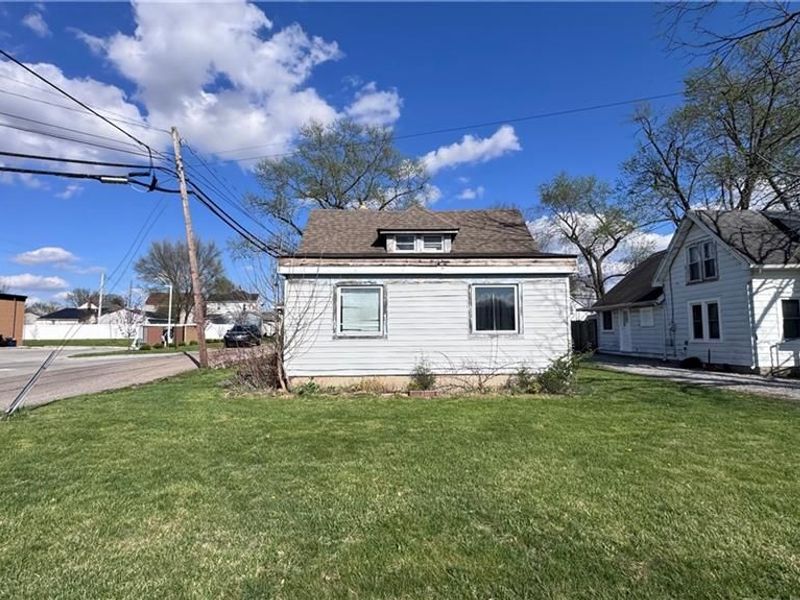 831 S Market Street, Troy, OH 45373 Photo 3