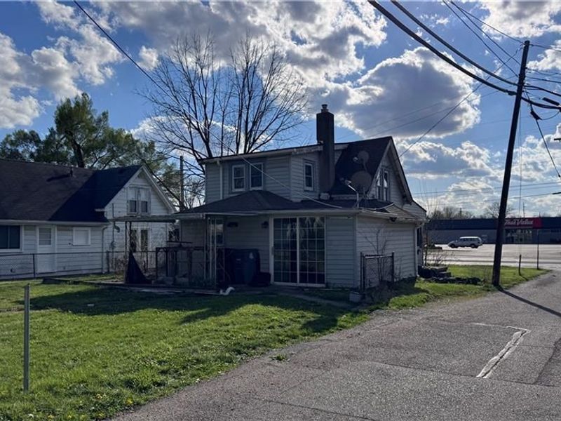 831 S Market Street, Troy, OH 45373 Photo 4