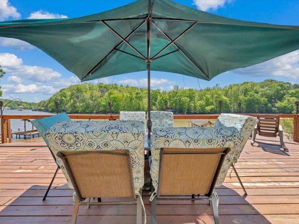 531 Brookwood RD , Wirtz, VA 24184