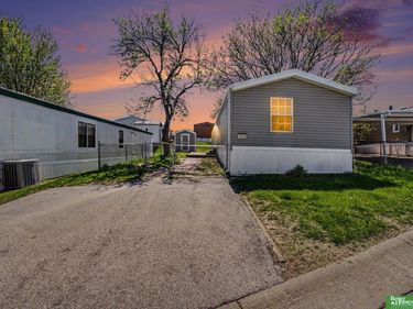 15025 E Plaza , Unit 192, Omaha, NE 68137