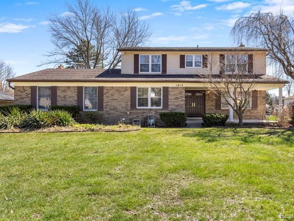 1613 Caliper Drive, Troy, MI 48084