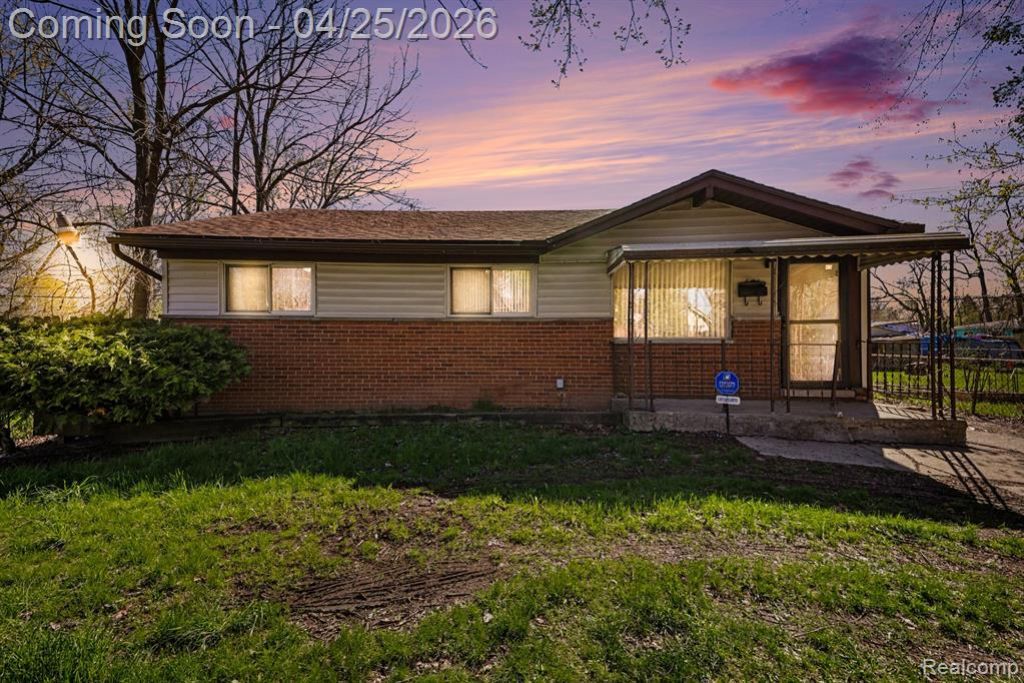 634 Kenilworth Avenue, Pontiac, MI 48340 Main Photo