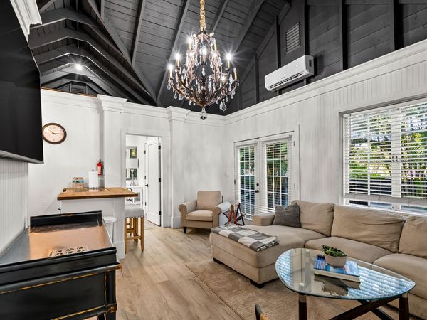 1017 SW 4th Street, Fort Lauderdale, FL 33312