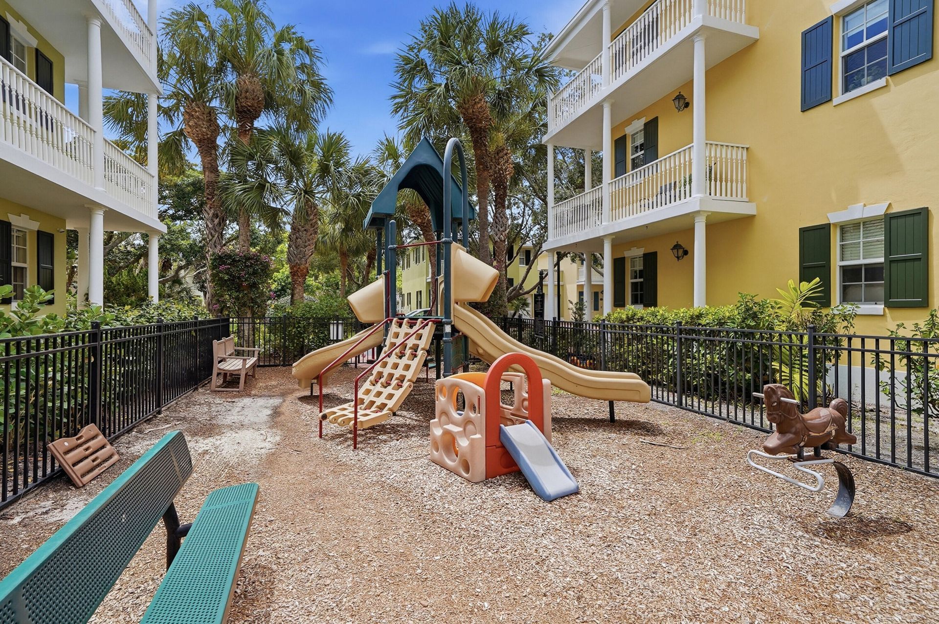 1050 E Heritage Club Circle, Delray Beach, FL 33483 Photo