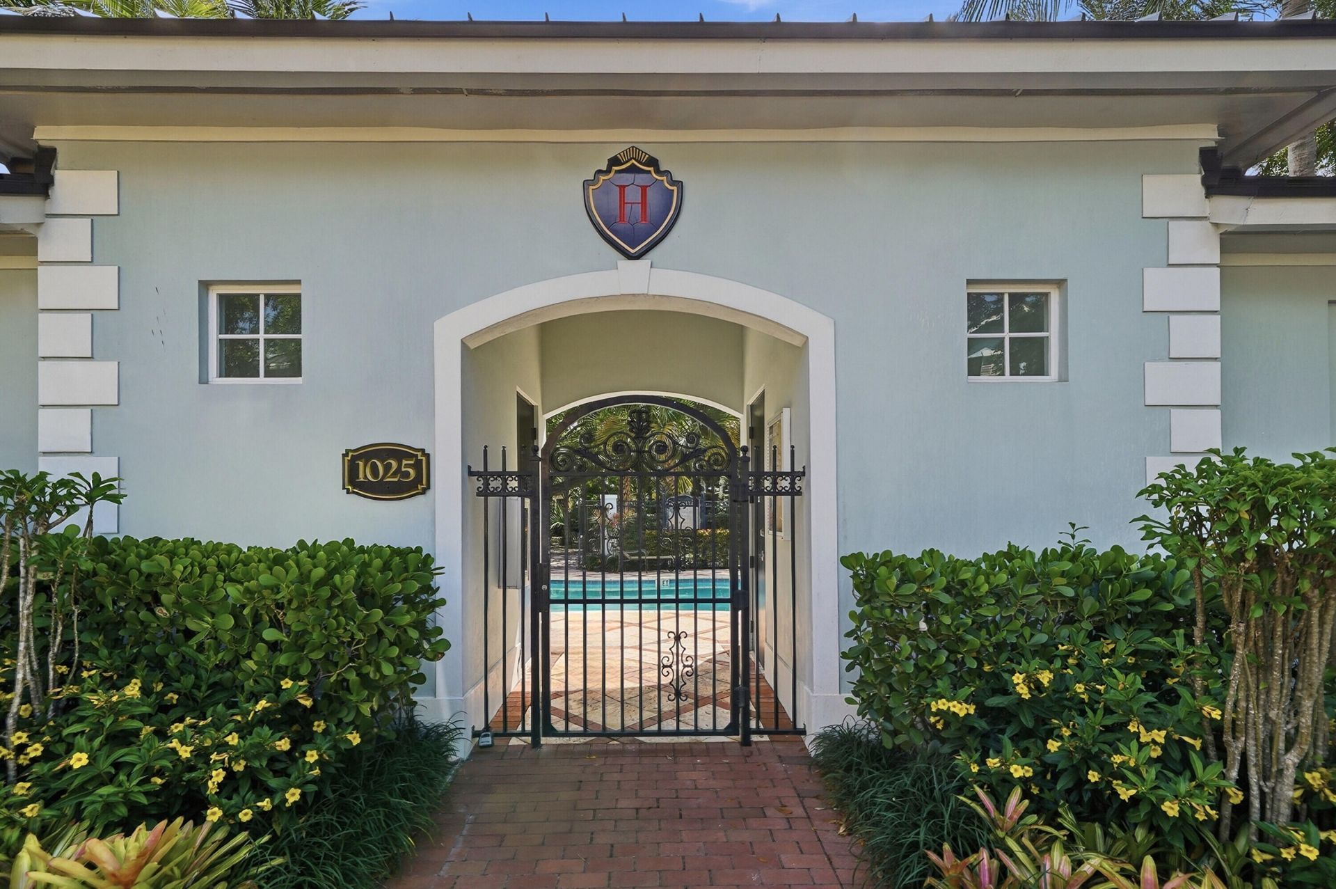 1050 E Heritage Club Circle, Delray Beach, FL 33483 Photo