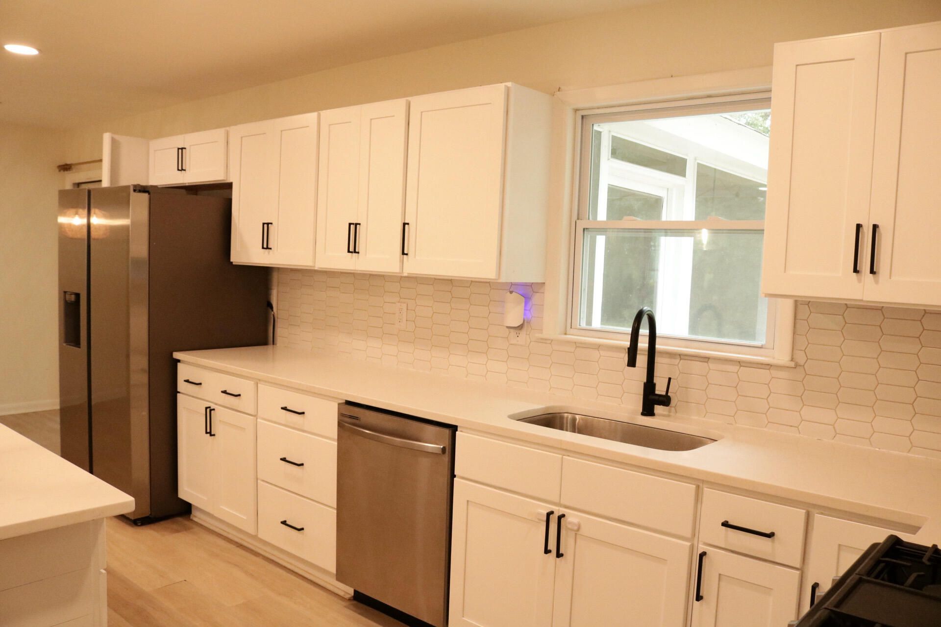 2045 Lake Avenue Photo 12