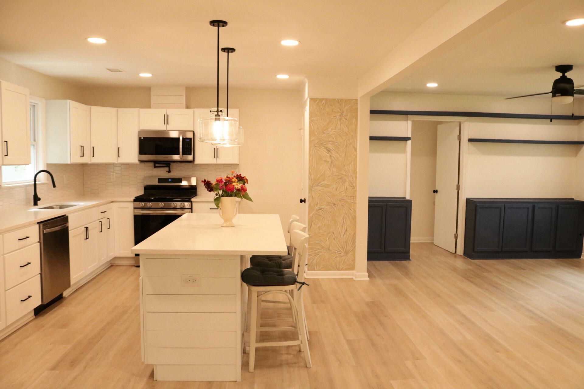 2045 Lake Avenue Photo 6