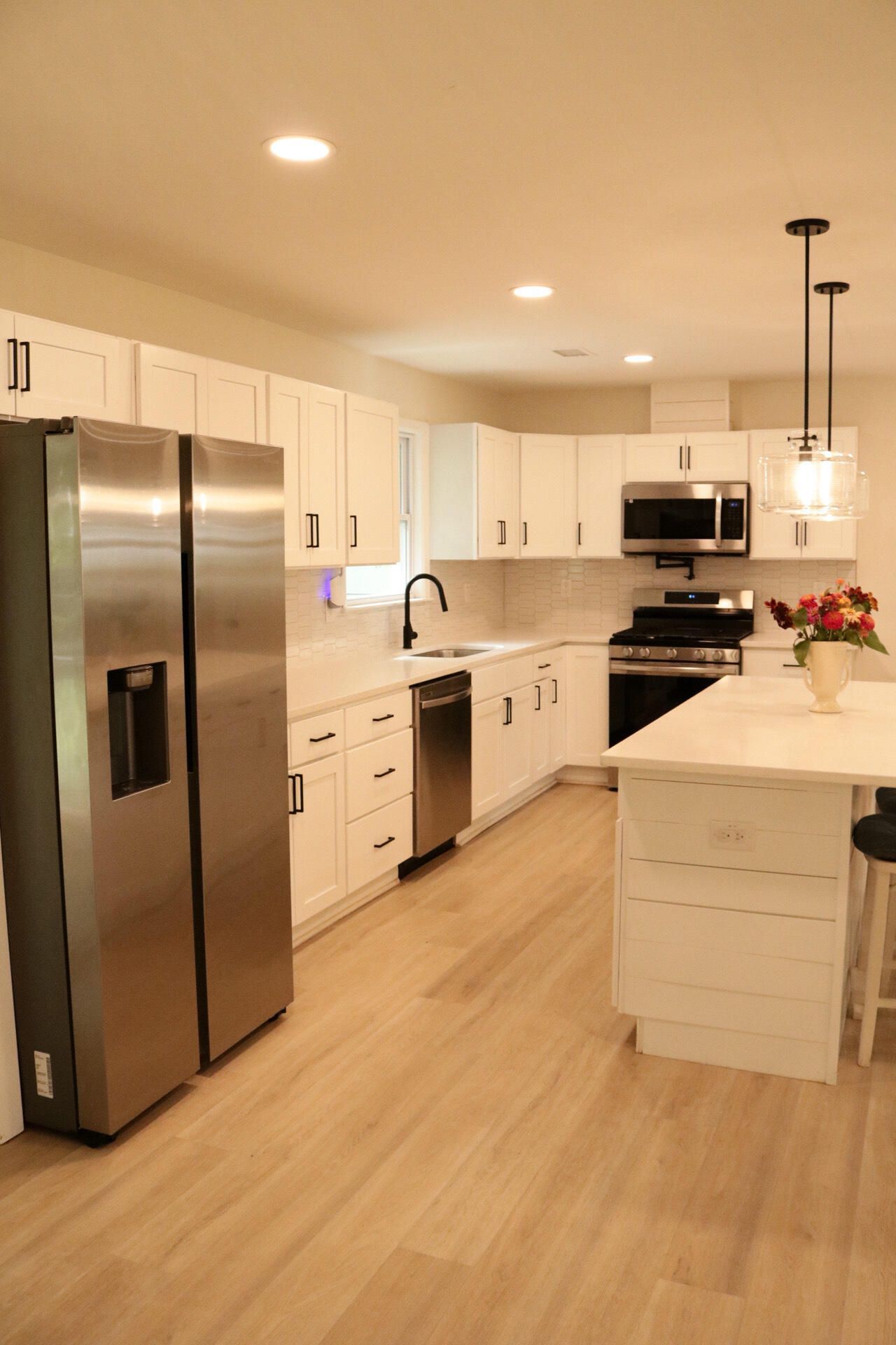 2045 Lake Avenue Photo 8