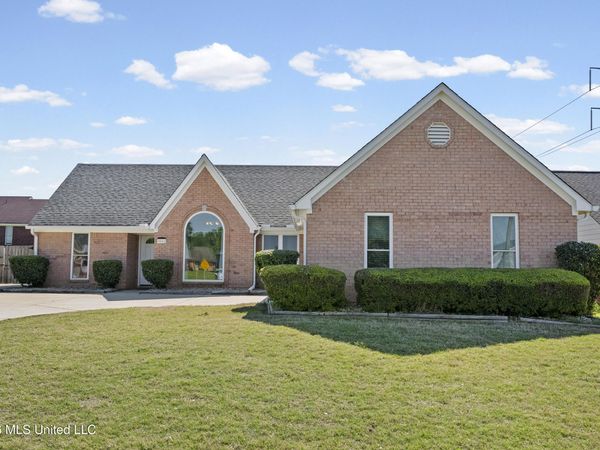 9042 Belmont Drive, Southaven, MS 38671