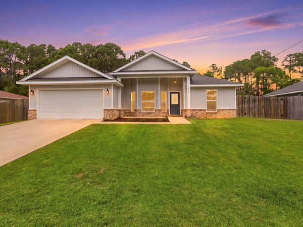 5624 Charter Circle, Gulf Breeze, FL 32563