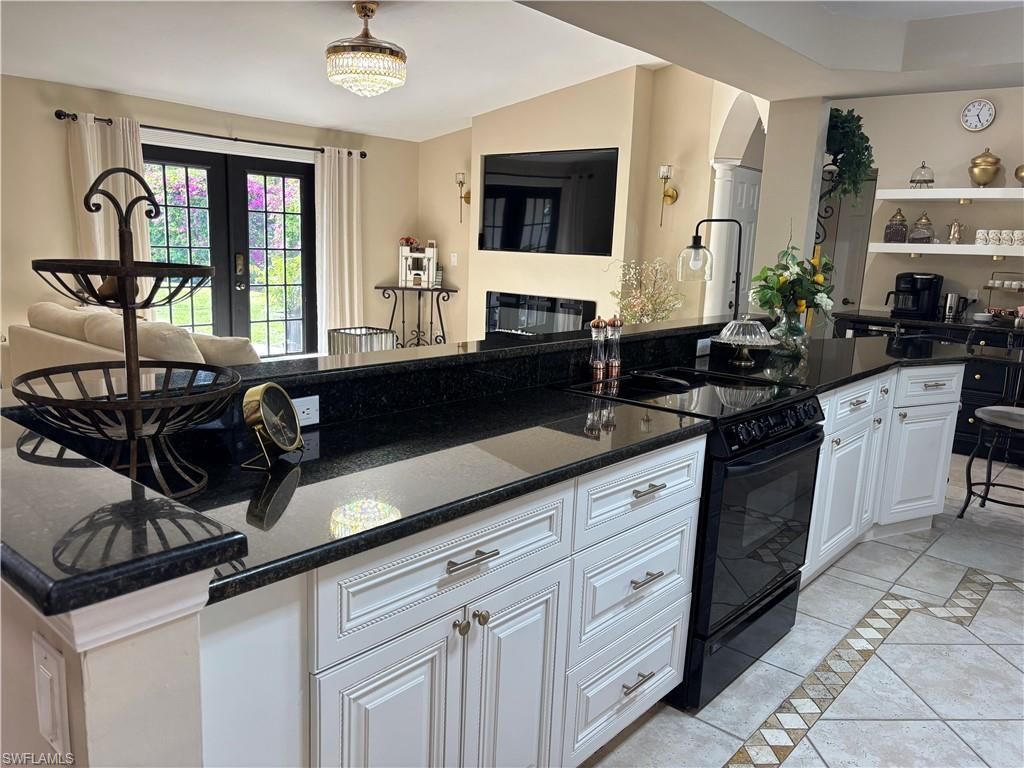 1156 Oakes Blvd, Naples, FL 34119 Photo