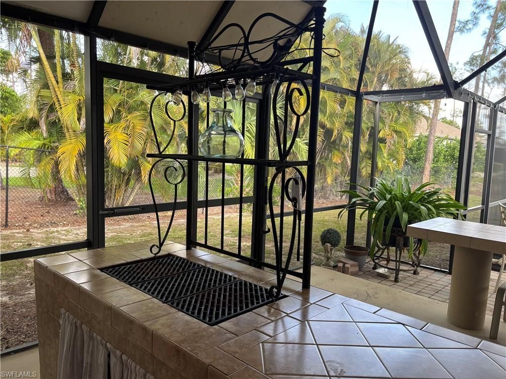 1156 Oakes Blvd, Naples, FL 34119 Photo