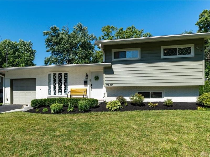 11449 Framingham Drive, Forest Park, OH 45240 Photo 2