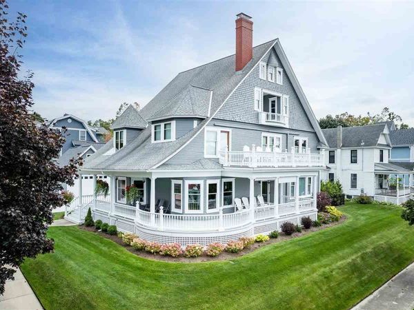 604 Bay Street, Petoskey, MI 49770