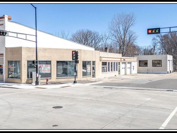 200 N PEARL STREET, New London, WI 54961