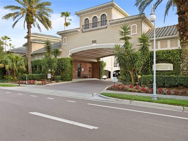 501 KNIGHTS RUN AVENUE , Unit 2218, TAMPA, FL 33602