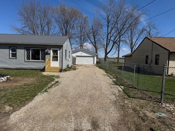 309 Elaine Drive , Waterloo, IA 50707
