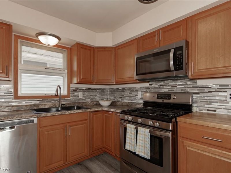 2784 Burden Drive , Parma, OH 44134 Photo 10