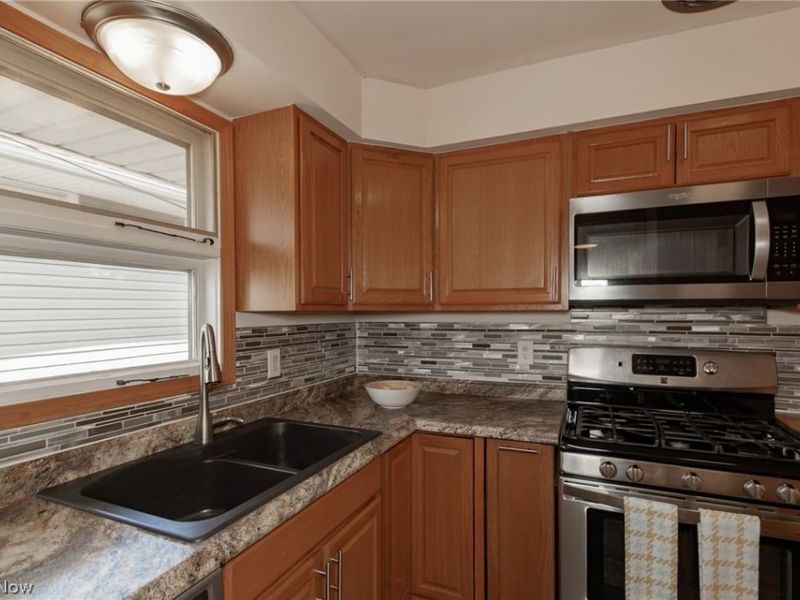 2784 Burden Drive , Parma, OH 44134 Photo 11