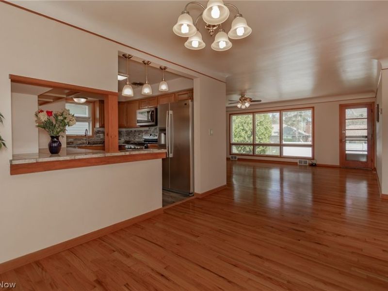 2784 Burden Drive , Parma, OH 44134 Photo 8