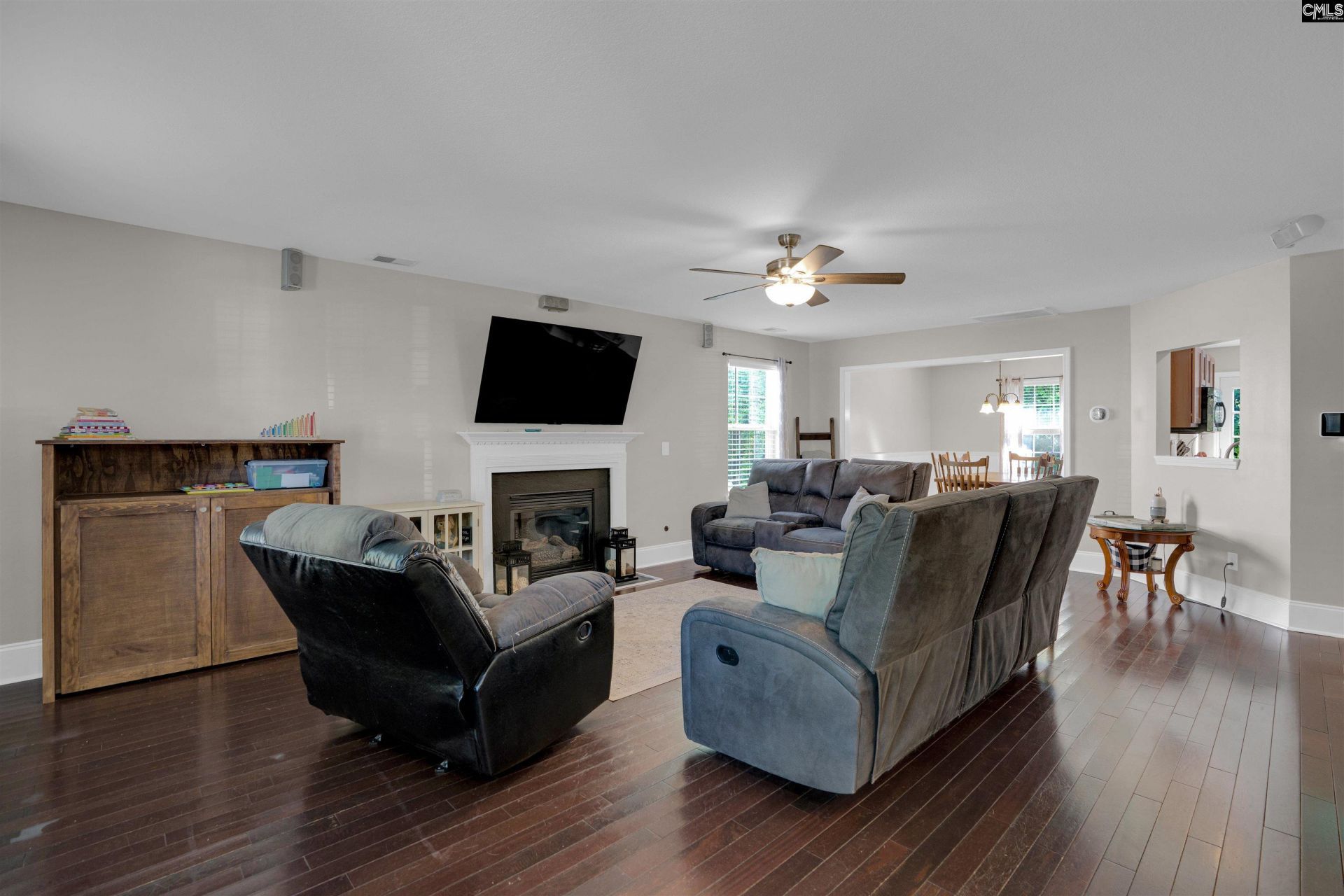 221 Foxport Drive  Photo 6