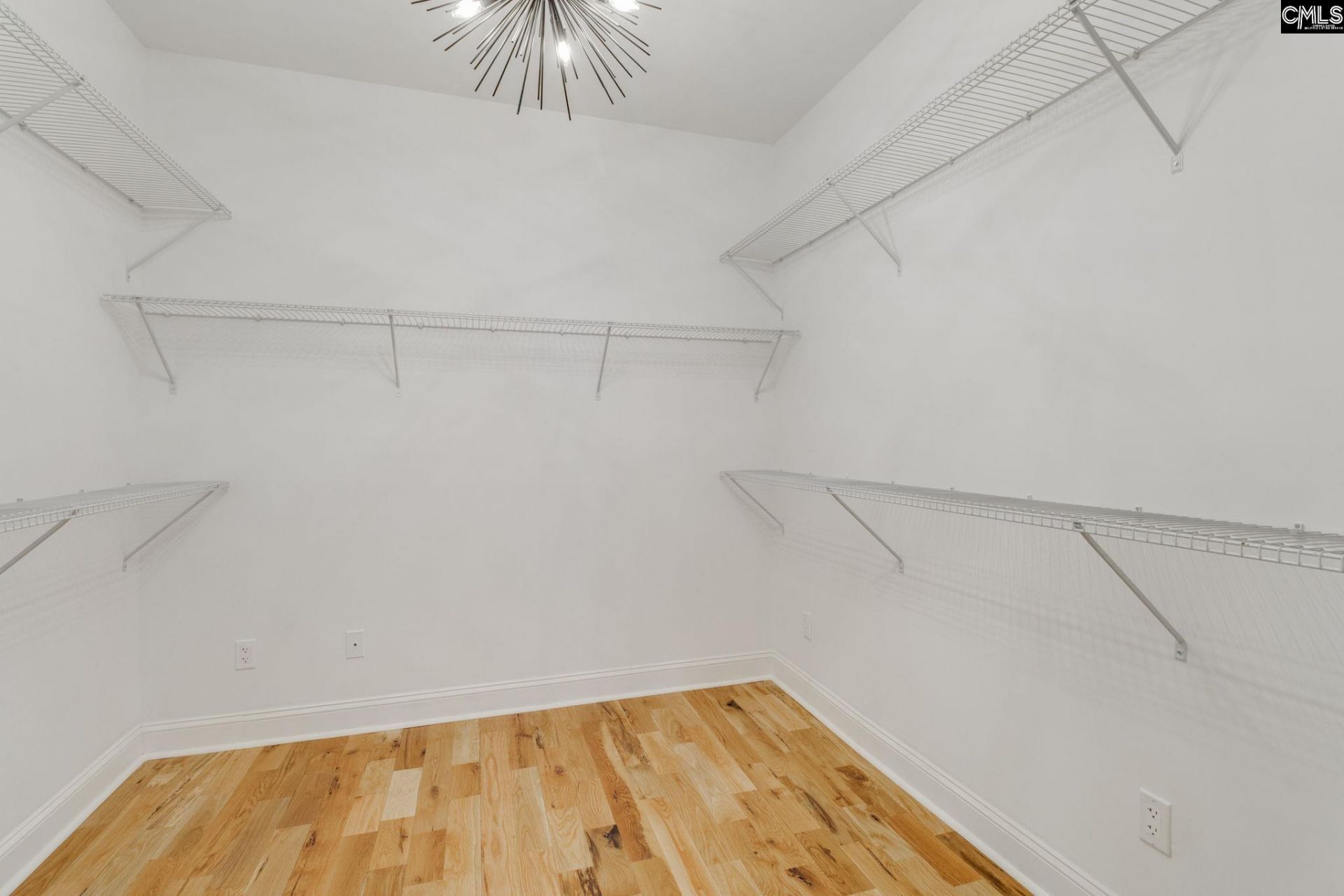 108 Scotland Court Photo 24