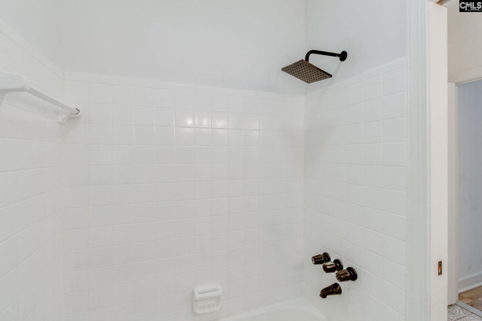 108 Scotland Court Photo 29