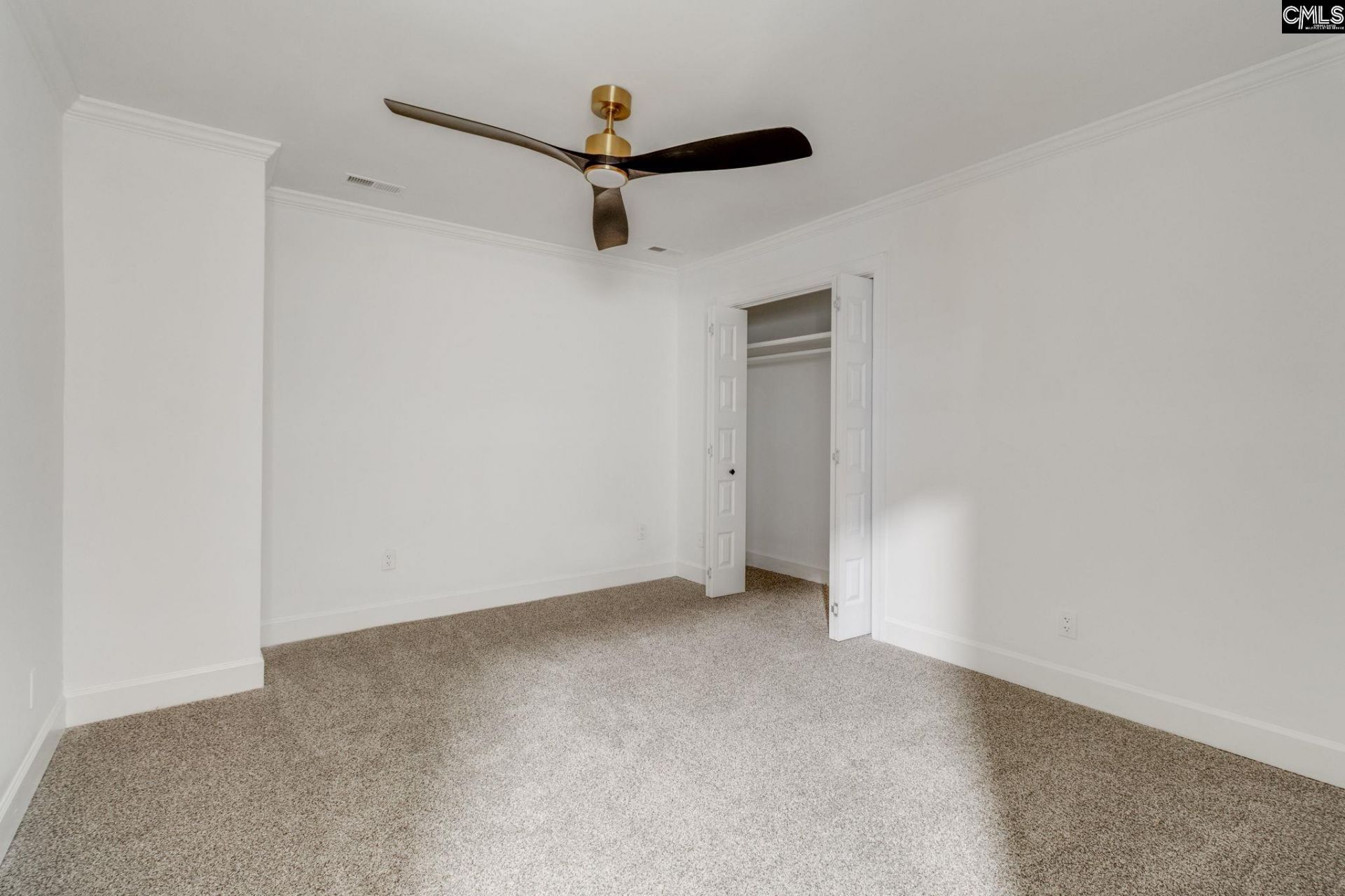 108 Scotland Court Photo 34