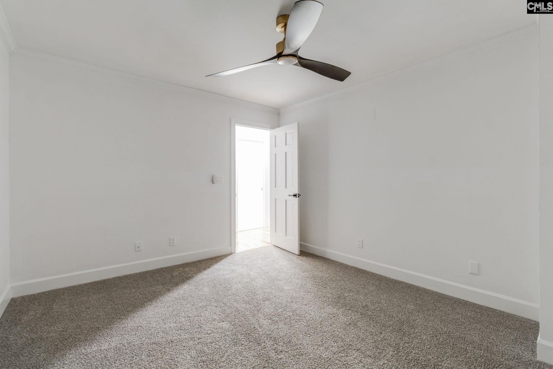 108 Scotland Court Photo 36