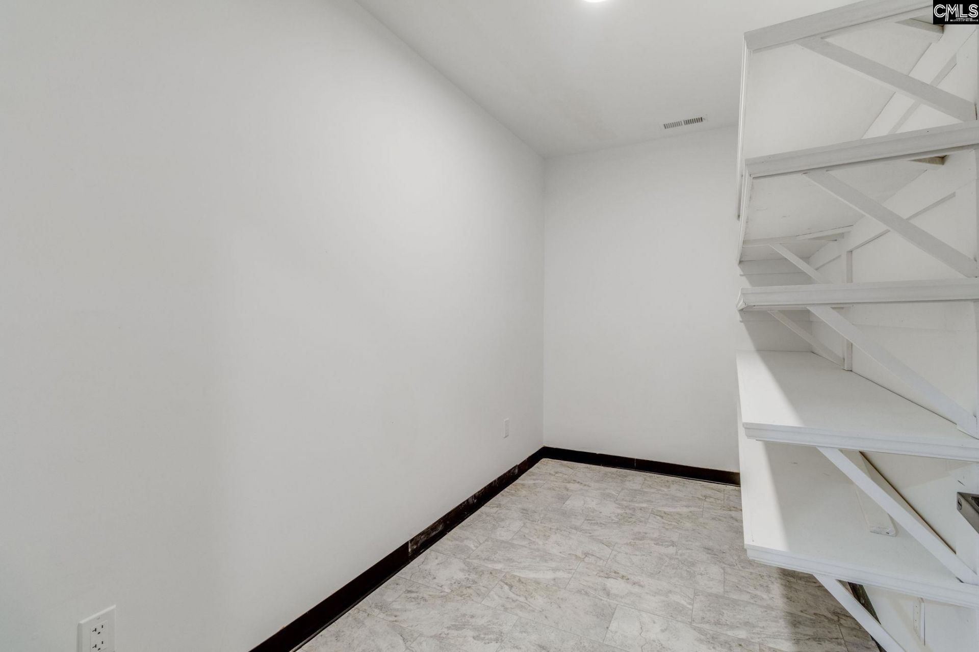 108 Scotland Court Photo 40