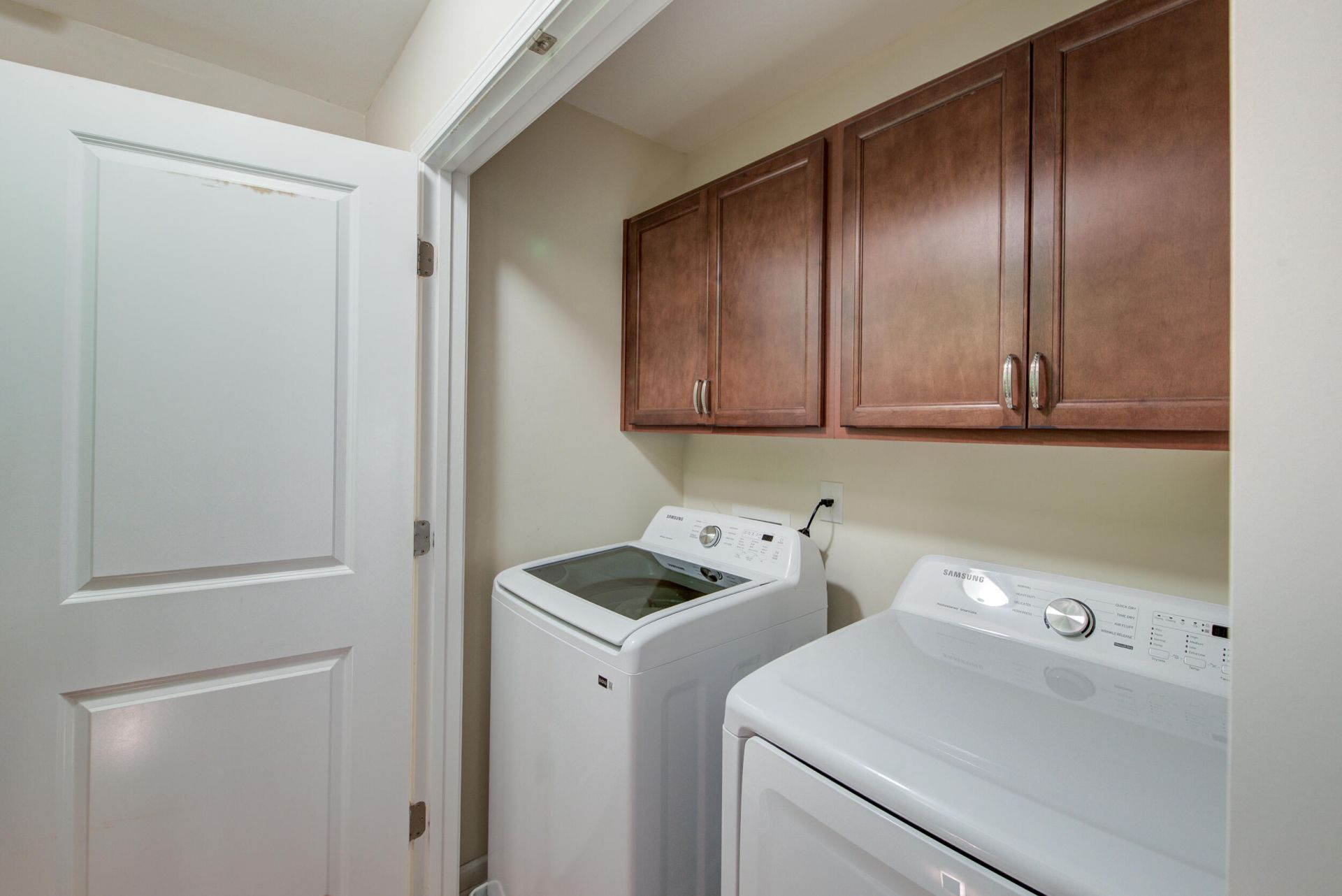 7891 Champion Way Photo 27