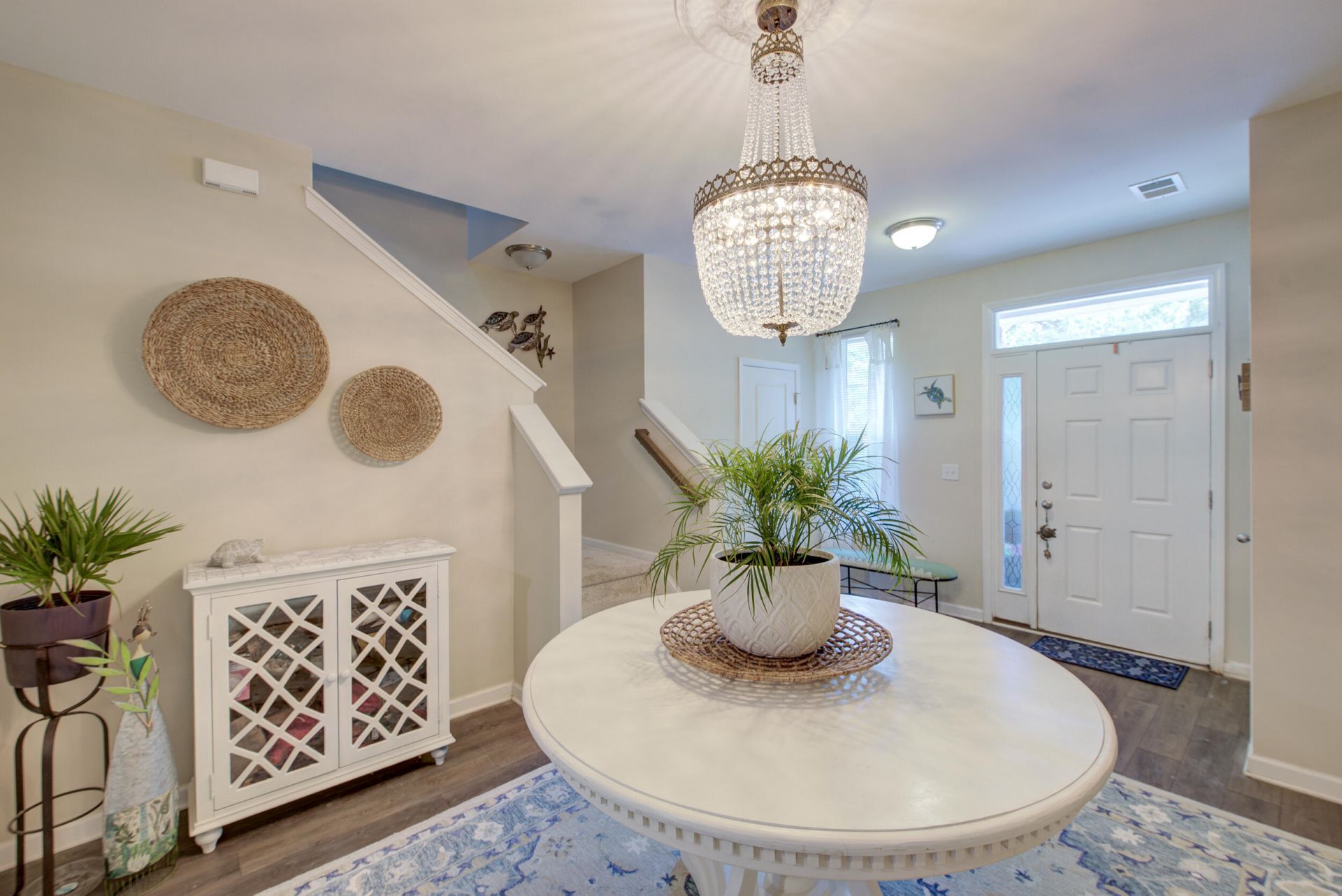 7891 Champion Way Photo 4