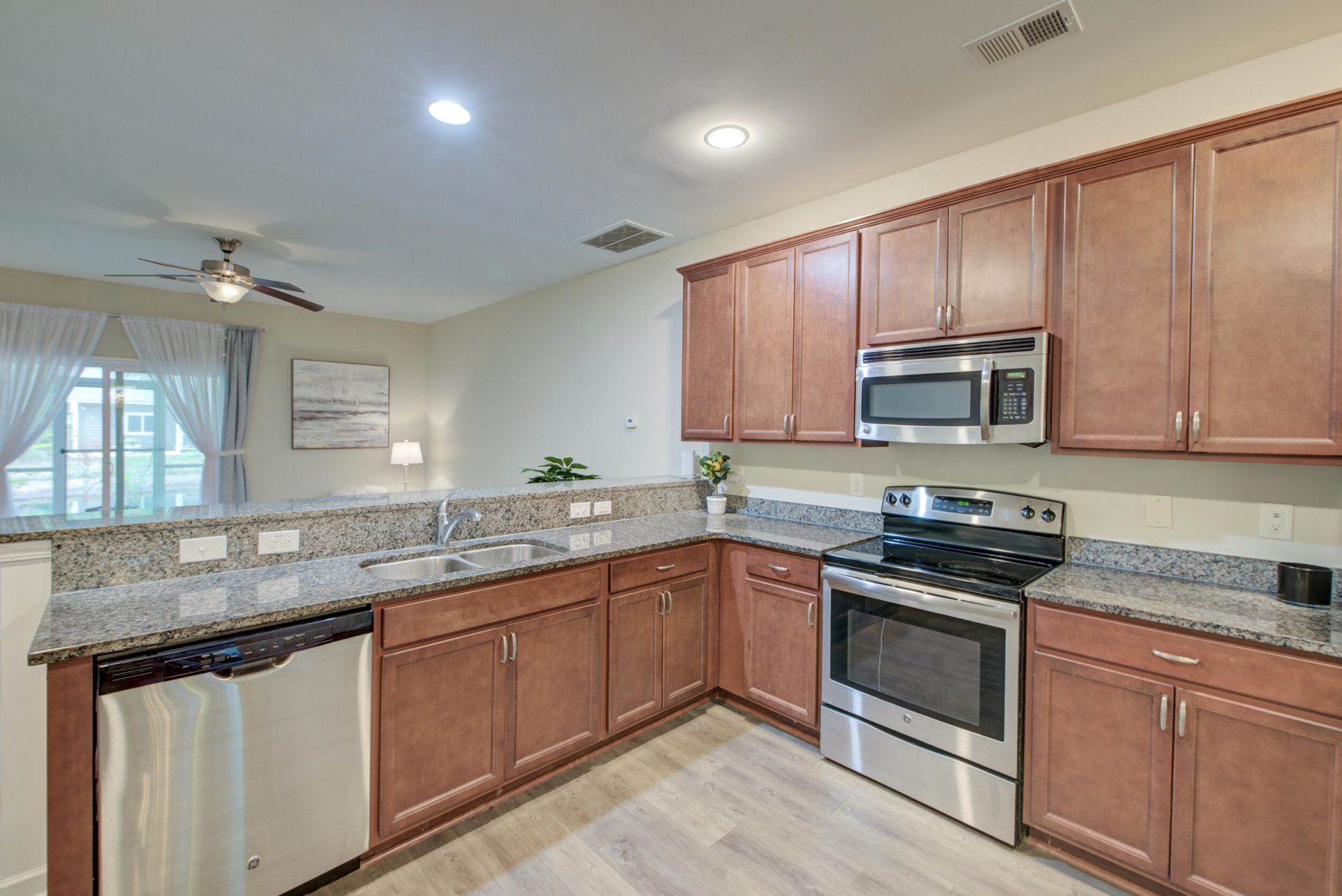 7891 Champion Way Photo 9