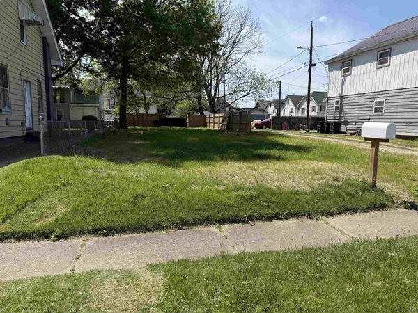 712 4th Street West, Huntington, WV 25701