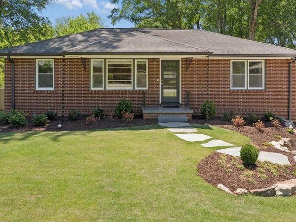 3306 Woodview Drive SE, Smyrna, GA 30082