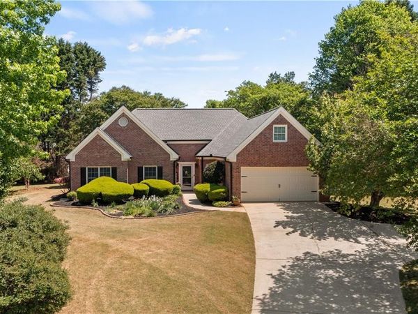 2230 Ellen Lane , Cumming, GA 30040