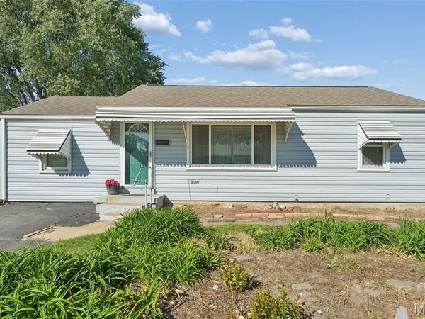 831 Loekes Drive , Florissant, MO 63031