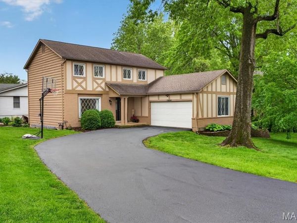 11904 Mattox Court, St Louis, MO 63131