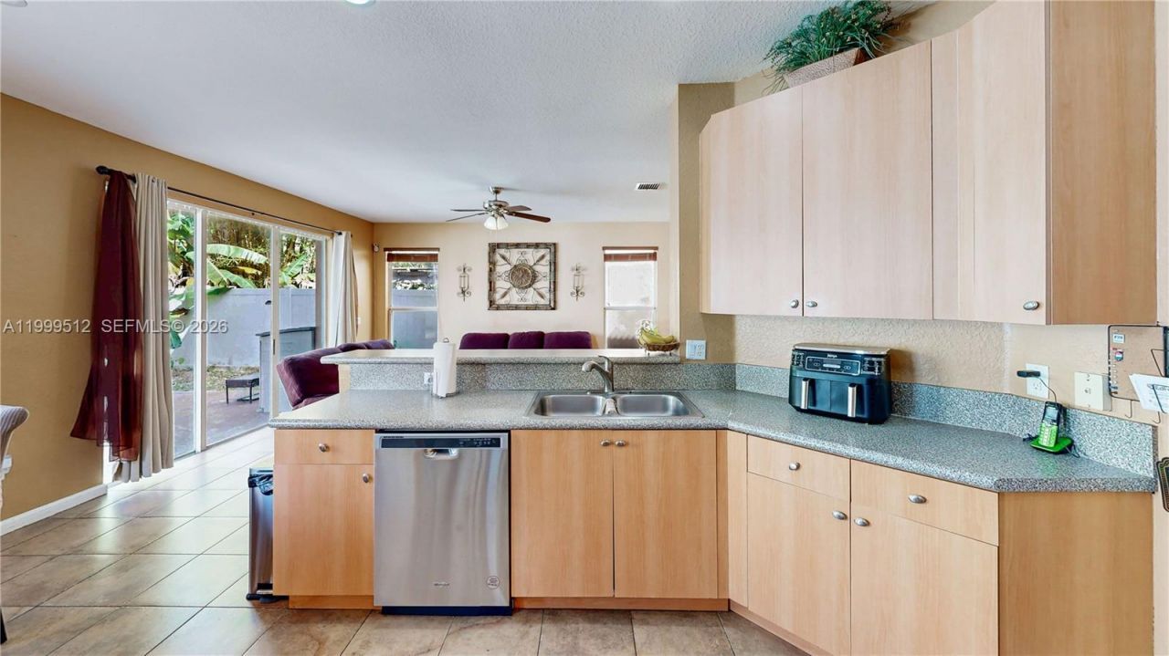 2215 Portofino Ave, Homestead, FL 33033 Photo