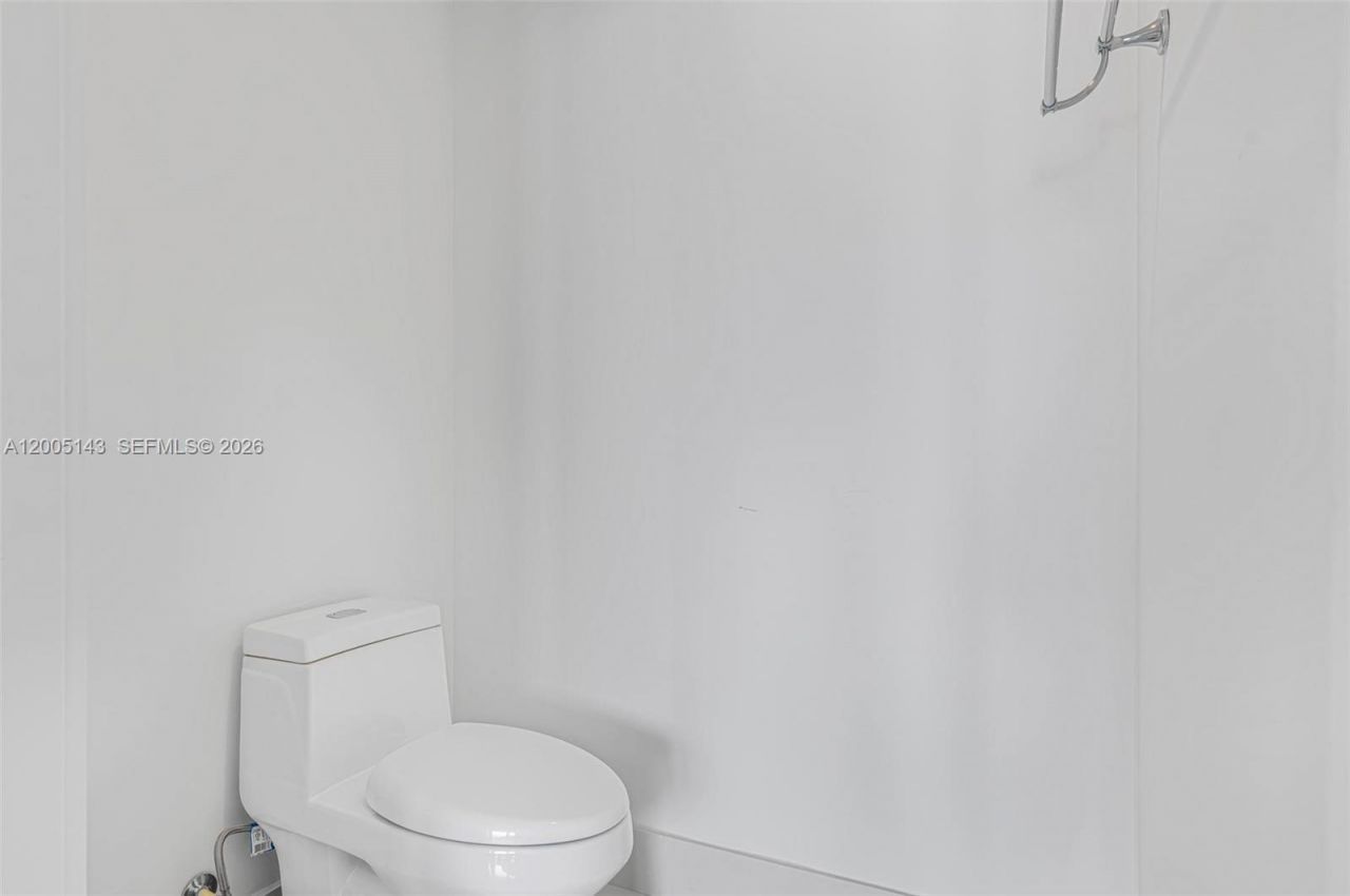 650 NE 32nd St, Unit 4903, Miami, FL 33137 Photo