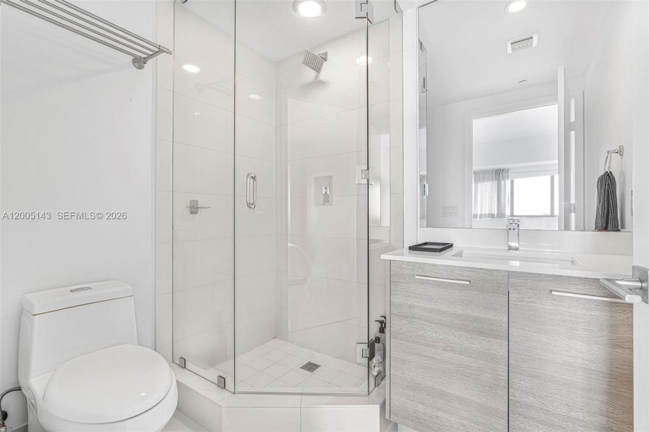650 NE 32nd St, Unit 4903, Miami, FL 33137 Photo