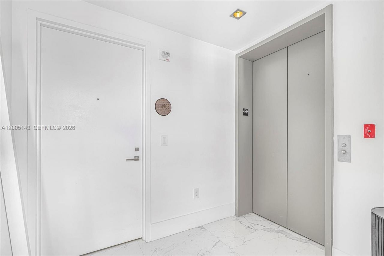 650 NE 32nd St, Unit 4903, Miami, FL 33137 Photo