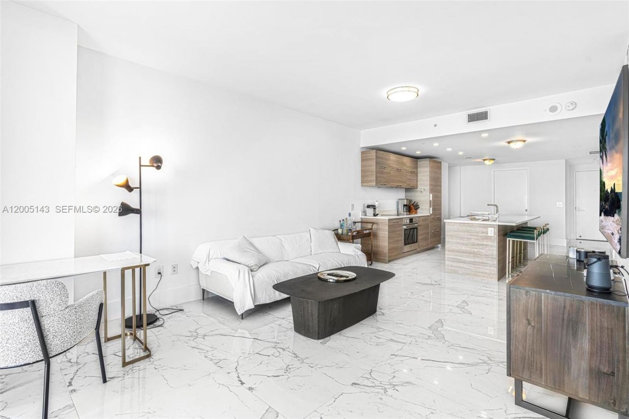 650 NE 32nd St, Unit 4903, Miami, FL 33137 Photo