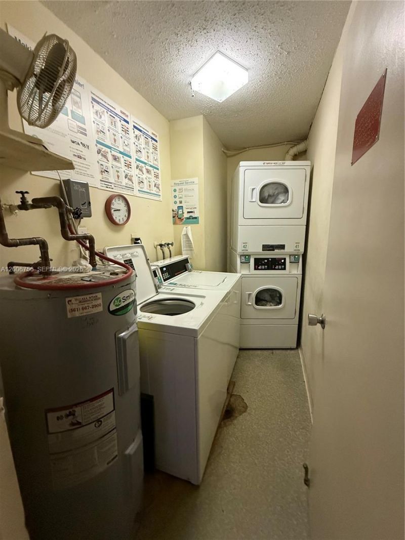500 Executive Center Dr, Unit 1J, West Palm Beach, FL 33401 Photo