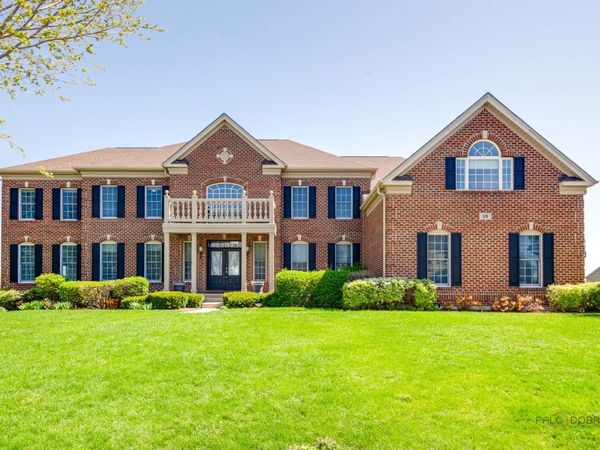 18 Tournament Drive N, Hawthorn Woods, IL 60047