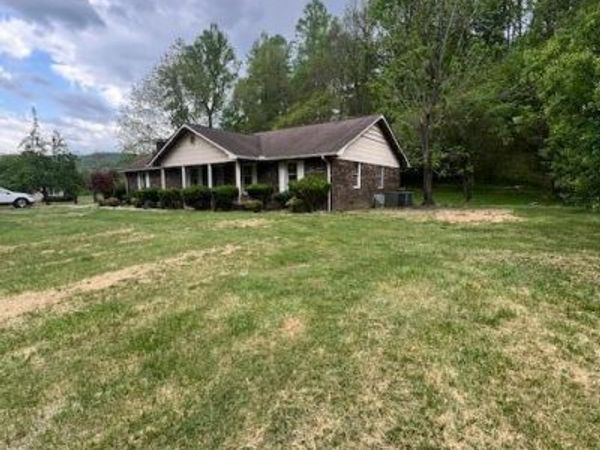 1588 hwy 116 , Caryville, TN 37714