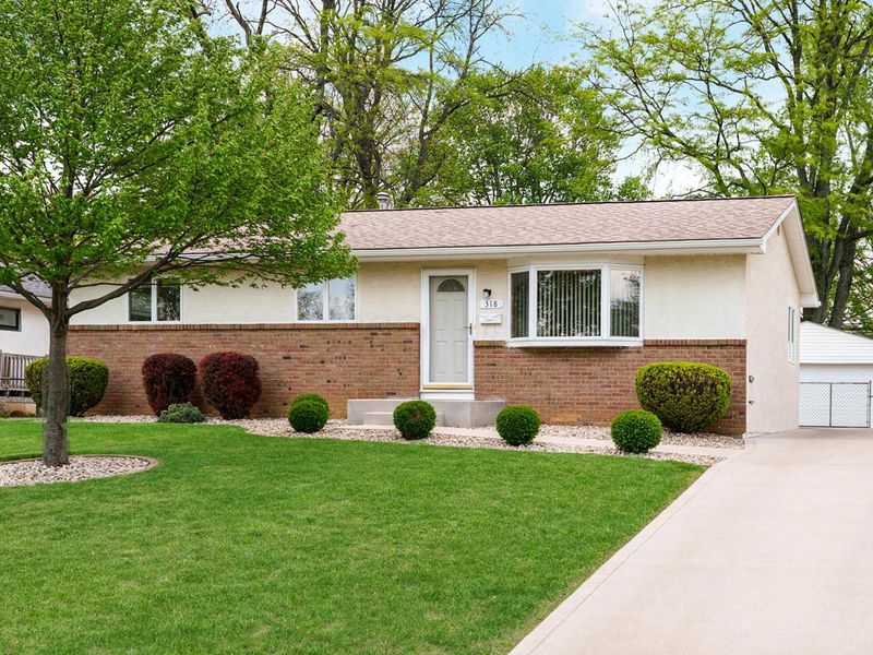 318 E Stanton Avenue, Columbus, OH 43214 Photo 1