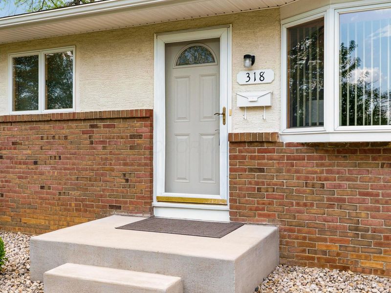 318 E Stanton Avenue, Columbus, OH 43214 Photo 2